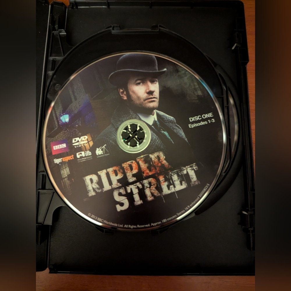 Ripper street 3DVD Set - Picture 3 of 4